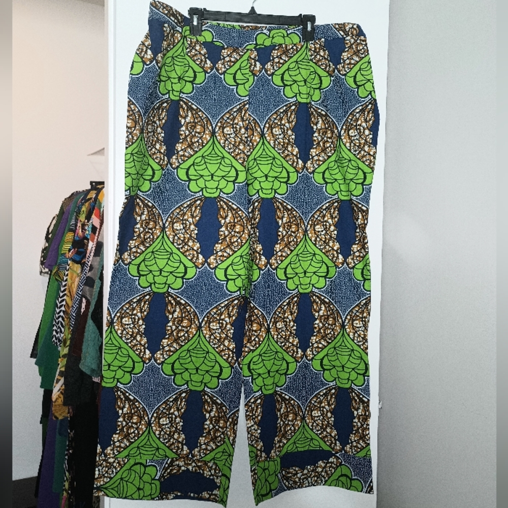 ASHRO Two-Piece Pant Set - Picture 4 of 13